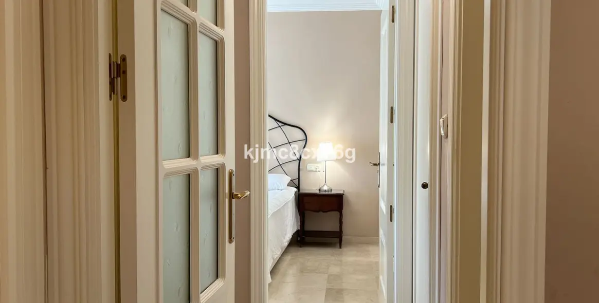 Продажа апартаментов на среднем этаже в Marbella 17