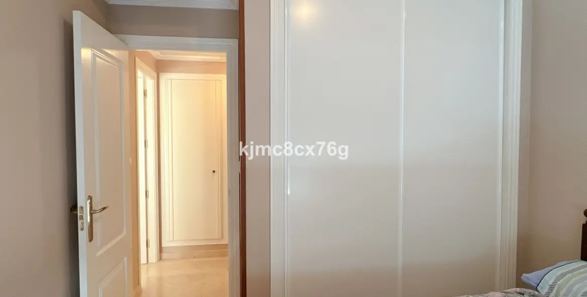 Продажа апартаментов на среднем этаже в Marbella 19