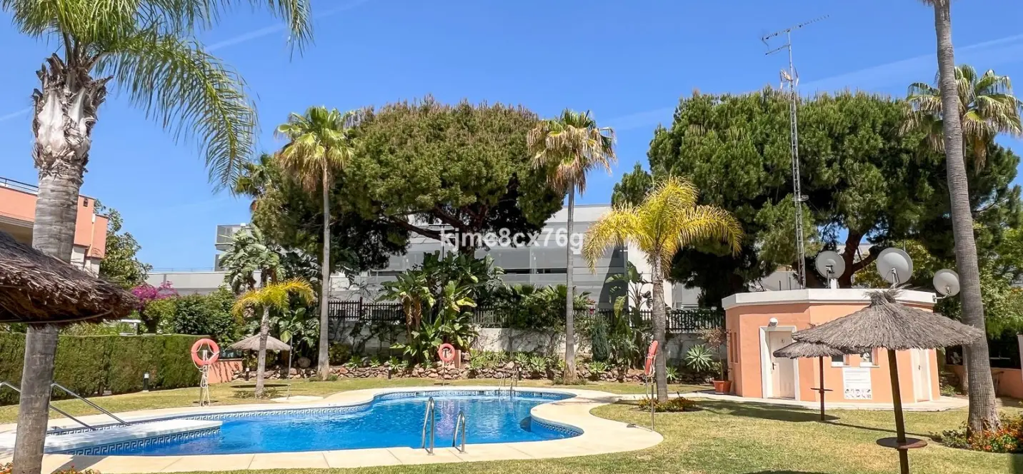 Sale of middle floor apartment in Marbella 0