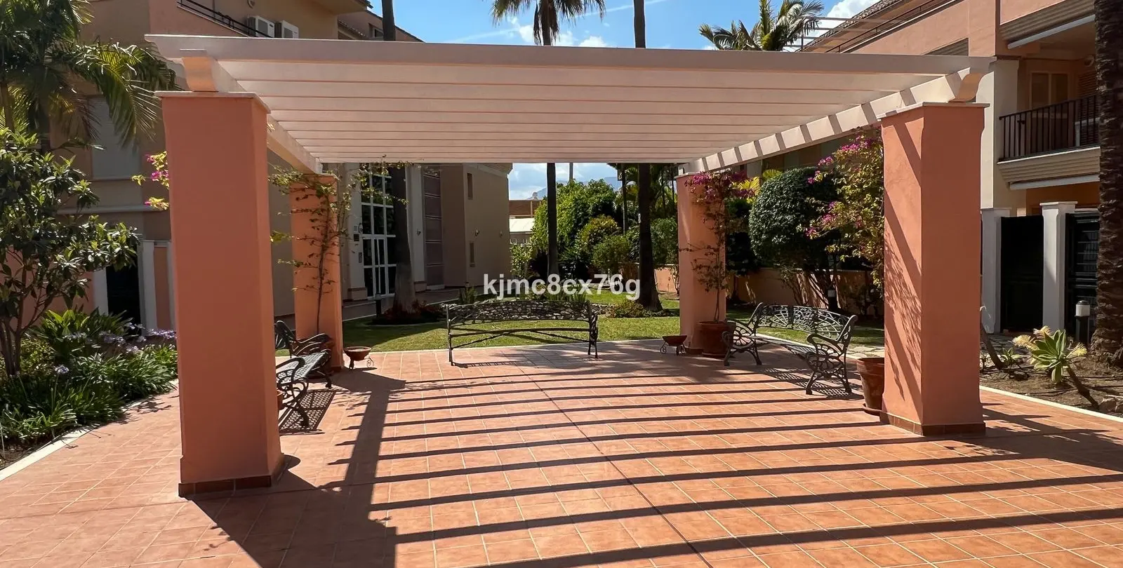 Продажа апартаментов на среднем этаже в Marbella 26