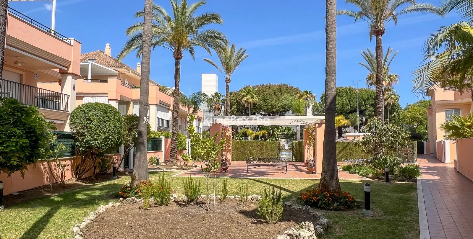 Продажа апартаментов на среднем этаже в Marbella 27
