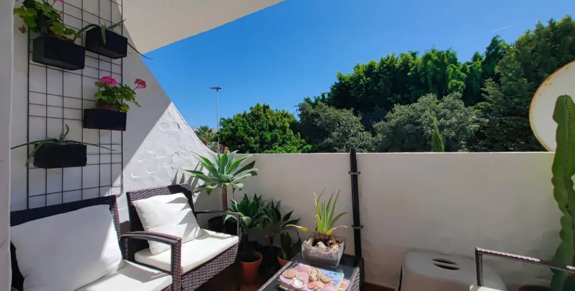 Sale of duplex in Estepona 1