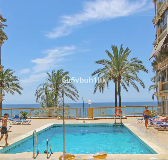 Продажа апартаментов на среднем этаже в Marbella