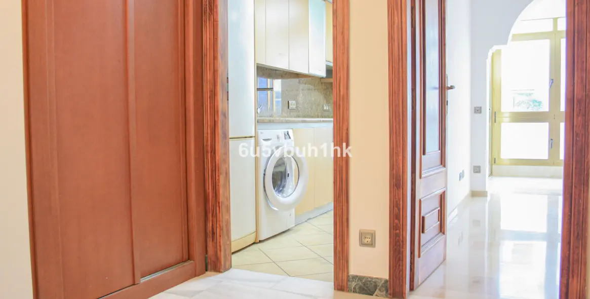 Продажа апартаментов на среднем этаже в Marbella 11