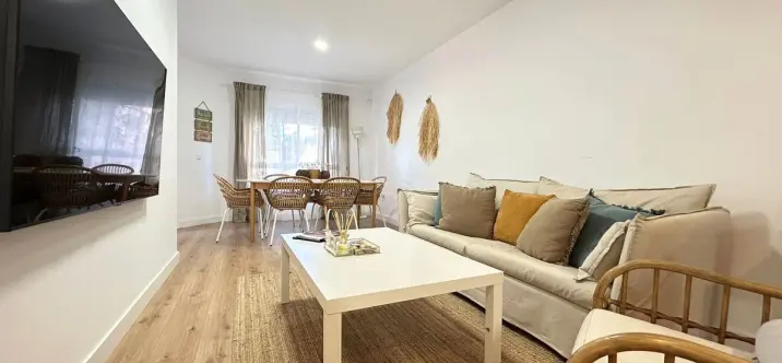 Продажа апартаментов на среднем этаже в Los Boliches 0