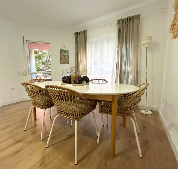 Продажа апартаментов на среднем этаже в Los Boliches