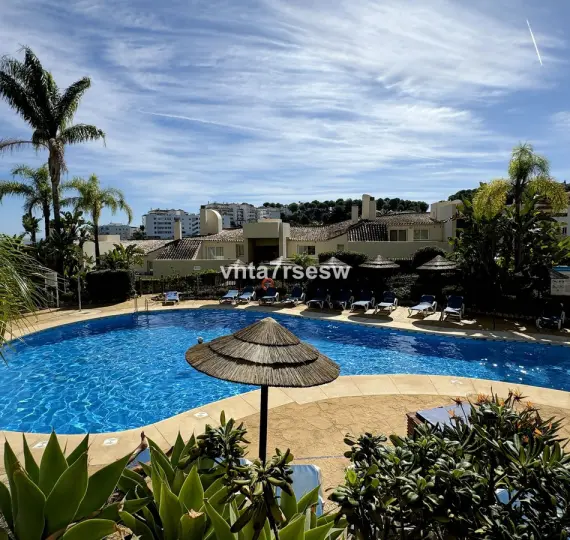 Sale of middle floor apartment in Riviera del Sol