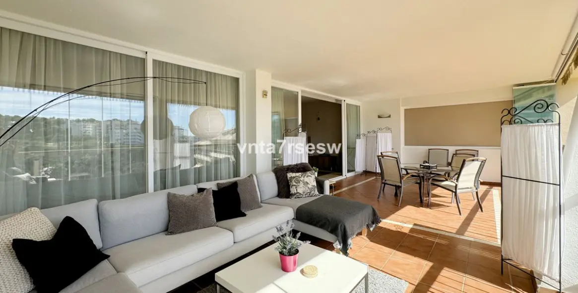 Sale of middle floor apartment in Riviera del Sol 3