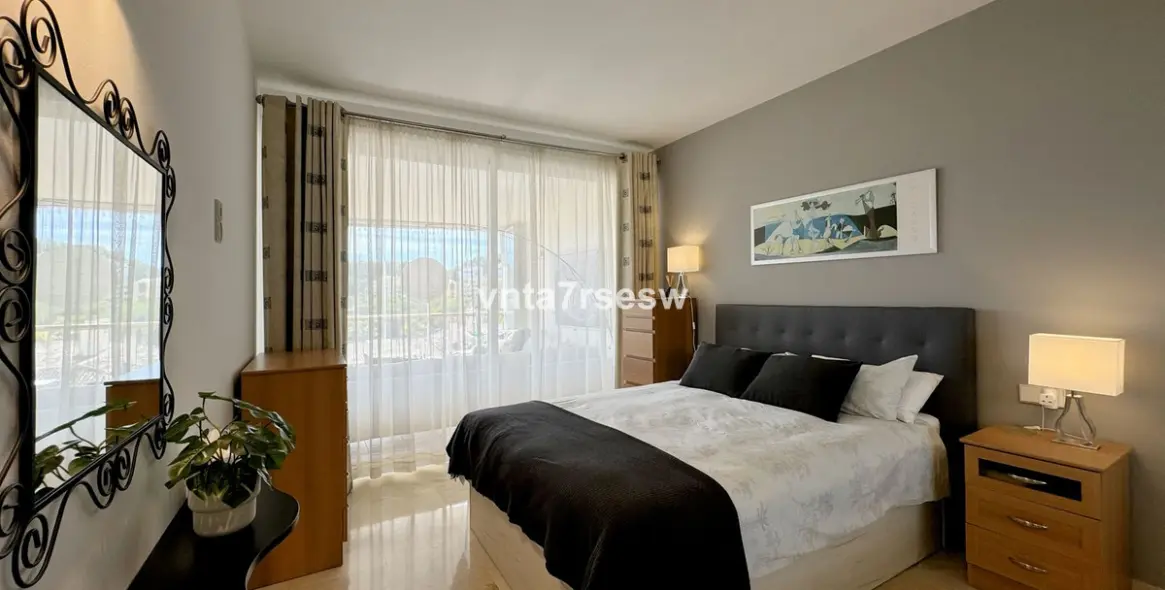 Sale of middle floor apartment in Riviera del Sol 4