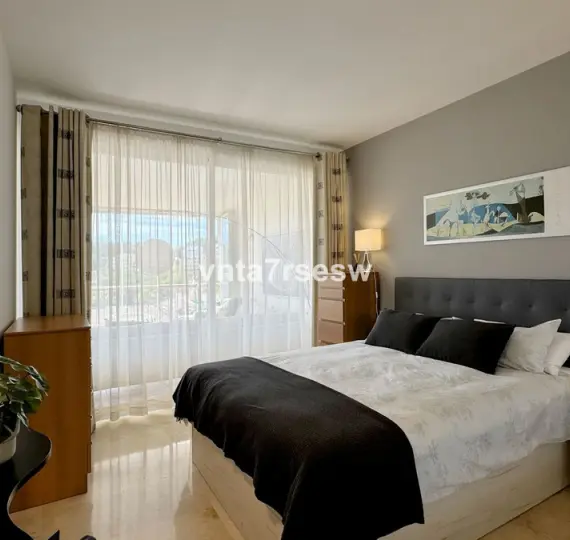 Sale of middle floor apartment in Riviera del Sol