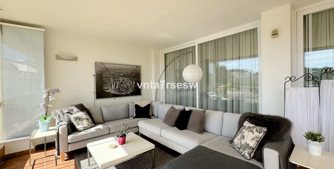Sale of middle floor apartment in Riviera del Sol 17