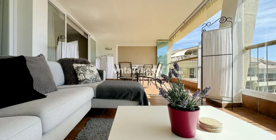 Sale of middle floor apartment in Riviera del Sol 19