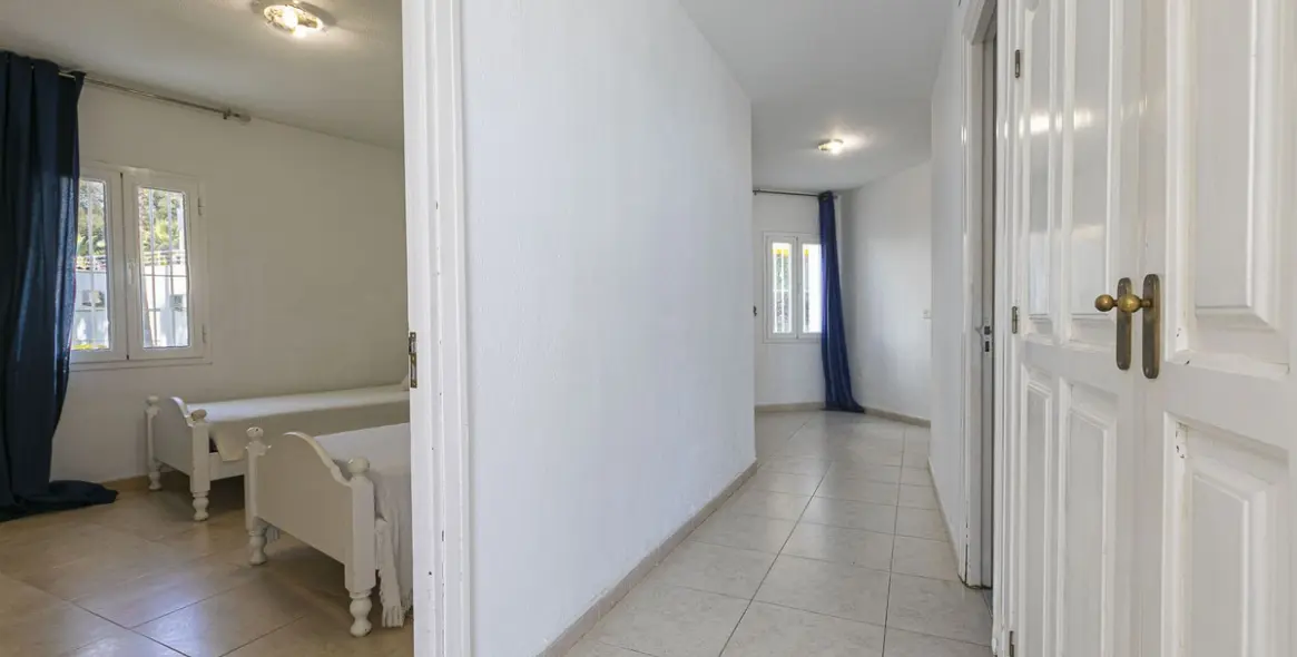 Sale of ground floor apartment in Calahonda 2