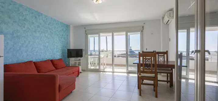 Sale of ground floor apartment in Calahonda 2