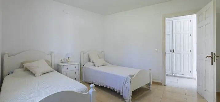 Sale of ground floor apartment in Calahonda 3