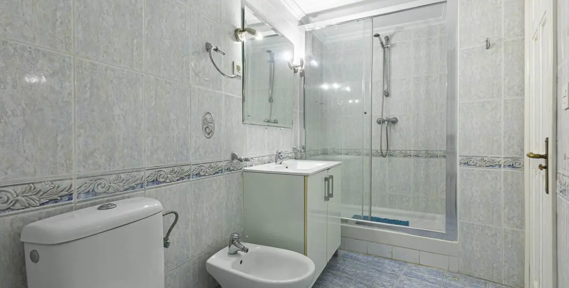 Sale of ground floor apartment in Calahonda 5