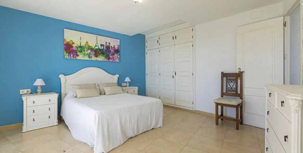 Sale of ground floor apartment in Calahonda 14