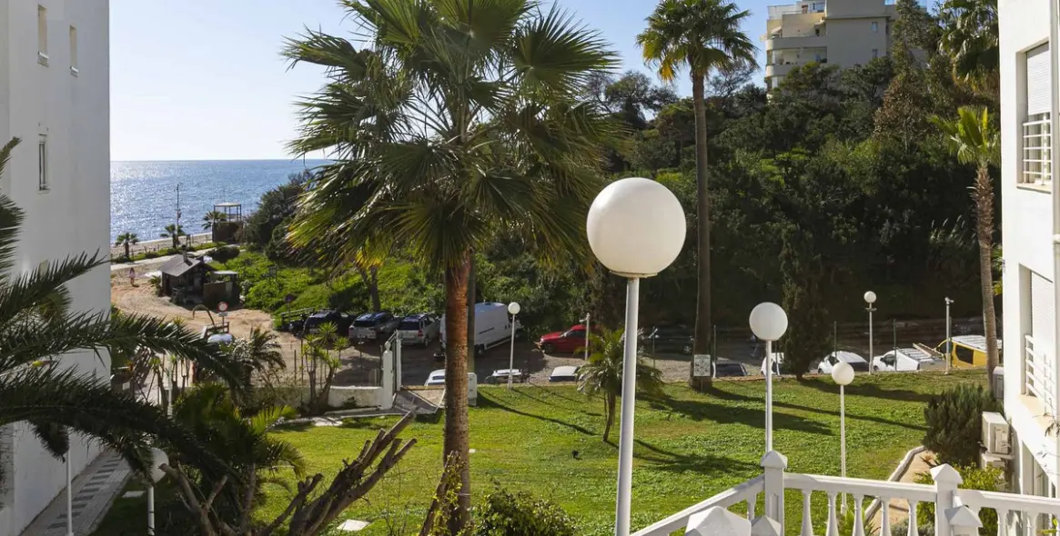 Продажа апартаментов на первом этаже в Calahonda 24