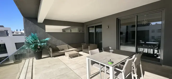 Long-term rent of middle floor apartment in Selwo 0