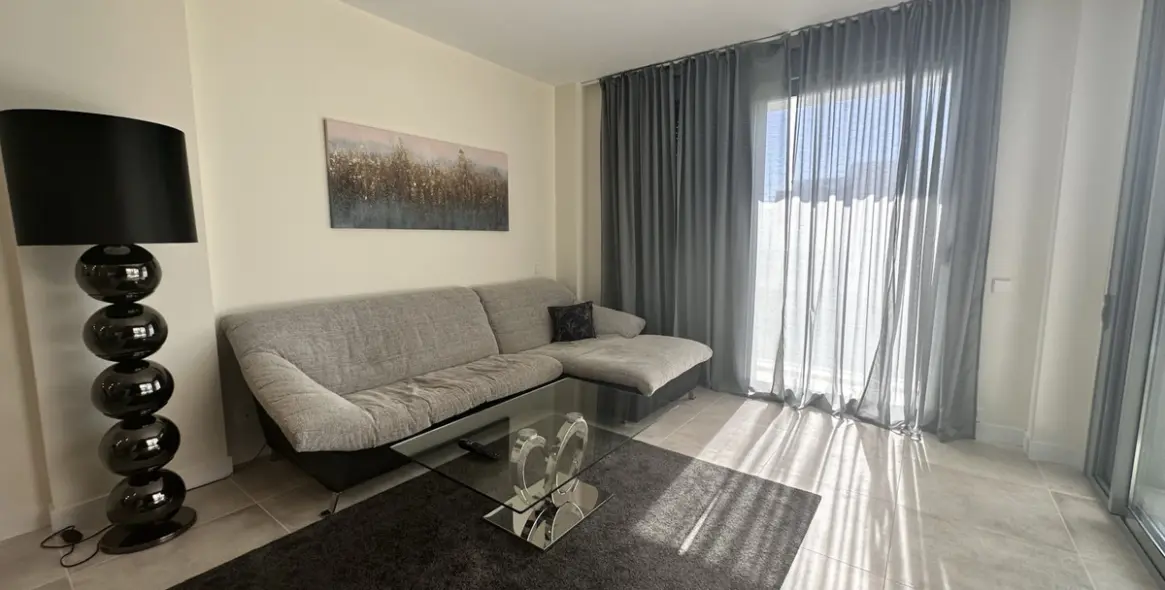 Long-term rent of middle floor apartment in Selwo 4