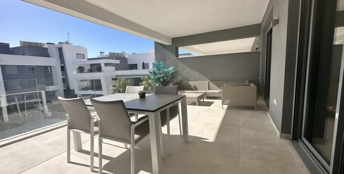 Long-term rent of middle floor apartment in Selwo 17