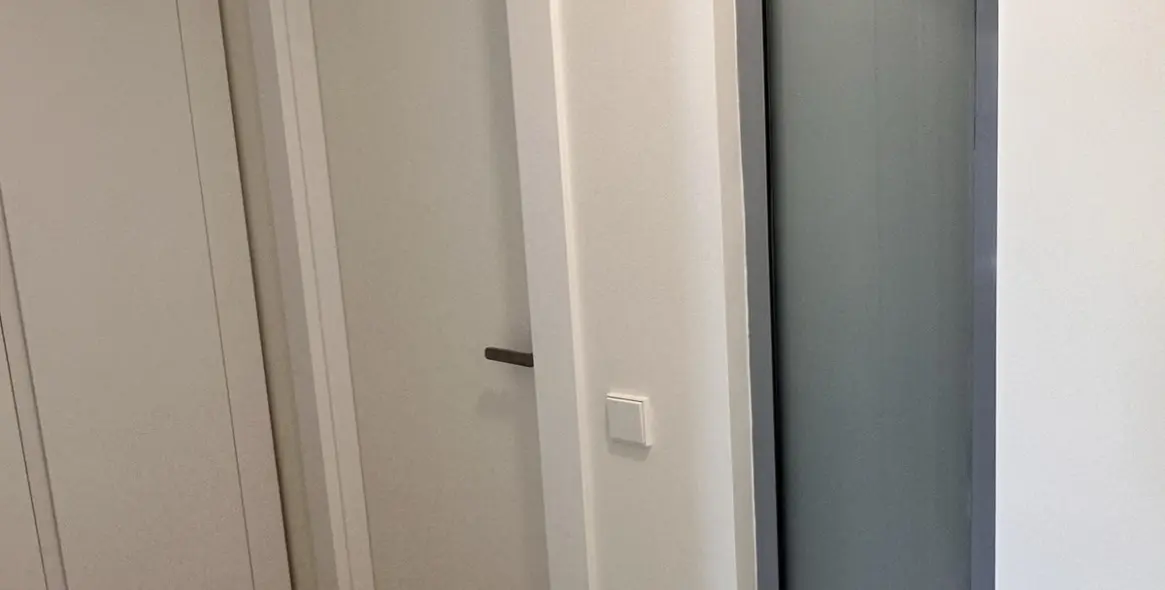 Venta de apartamento en planta media en Selwo 26