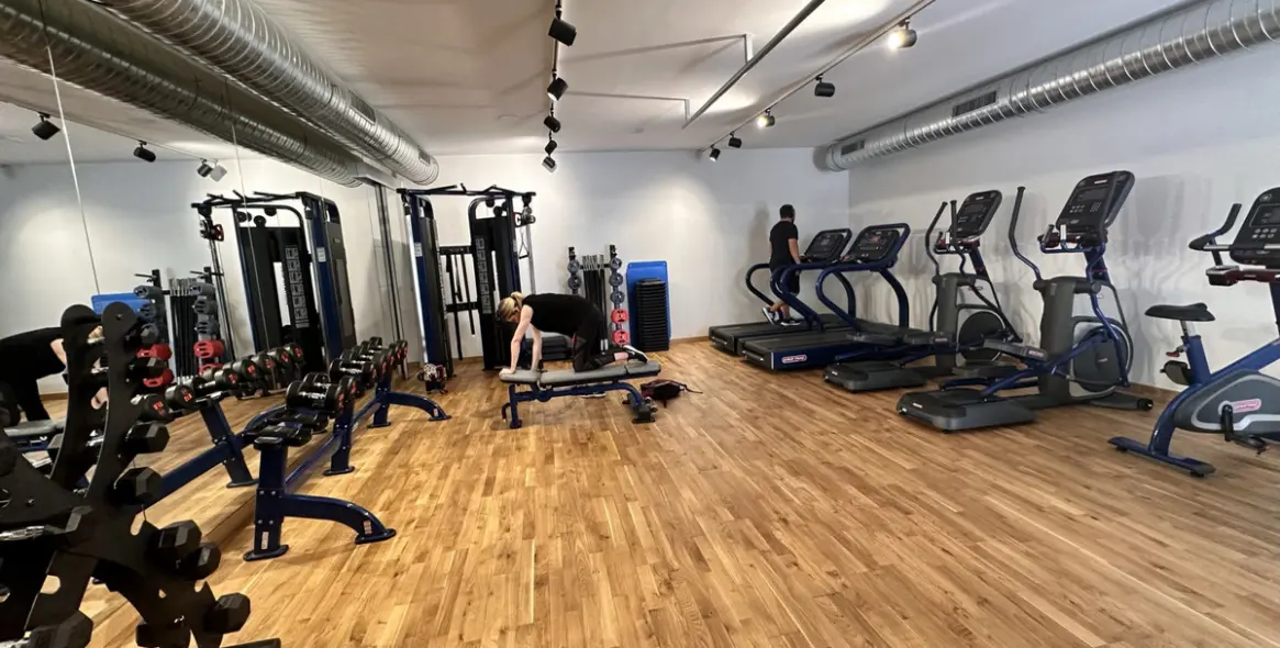 Venta de apartamento en planta media en Selwo 29