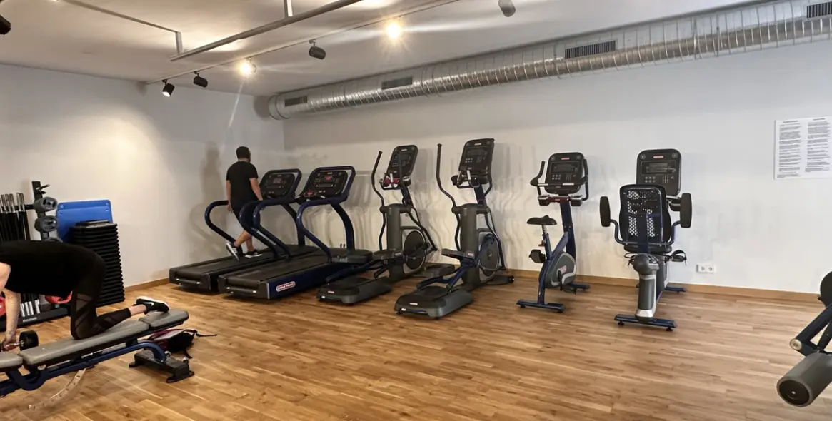 Venta de apartamento en planta media en Selwo 30