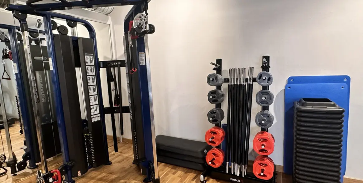 Venta de apartamento en planta media en Selwo 33