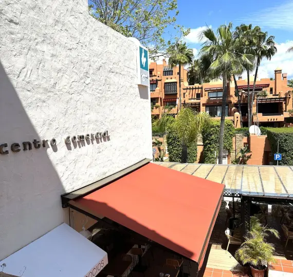 Venta de oficina en Nueva Andalucía