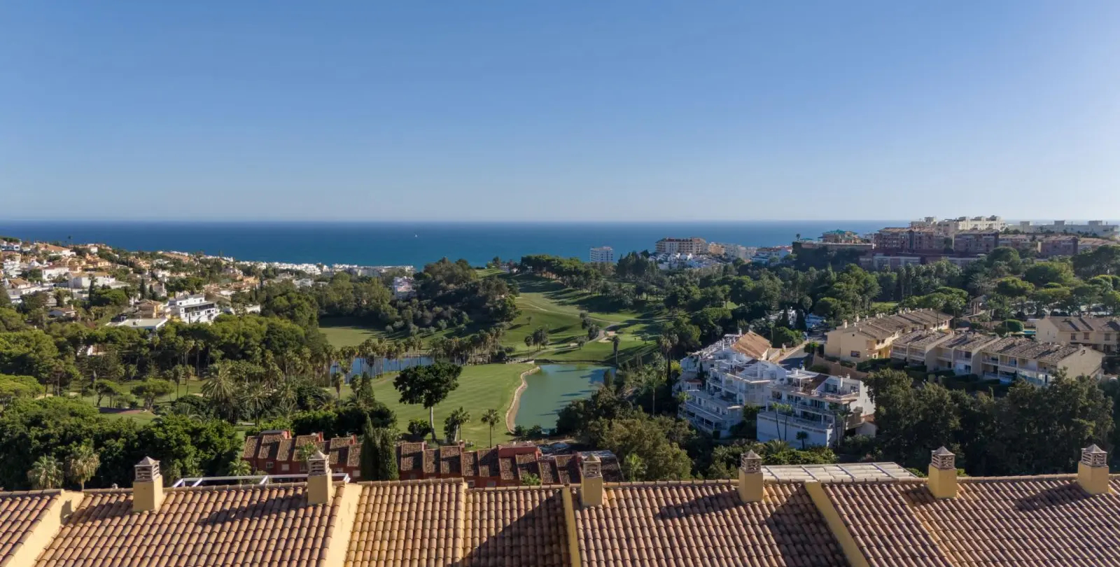 Sale of middle floor apartment in Benalmadena 8