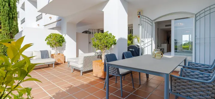 Sale of ground floor apartment in Los Arqueros 4