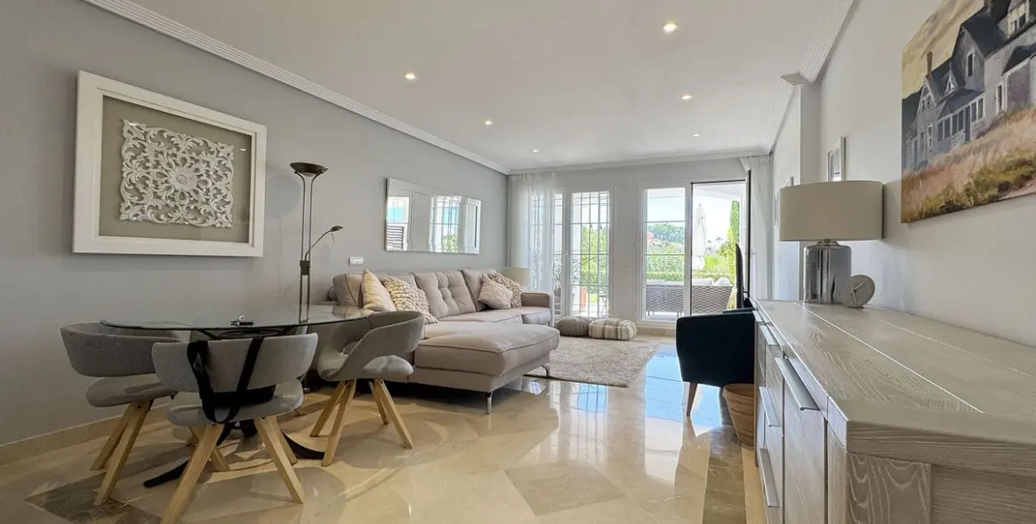 Sale of ground floor apartment in Los Arqueros 6