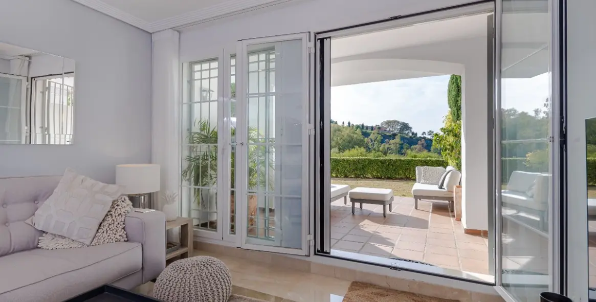 Sale of ground floor apartment in Los Arqueros 8