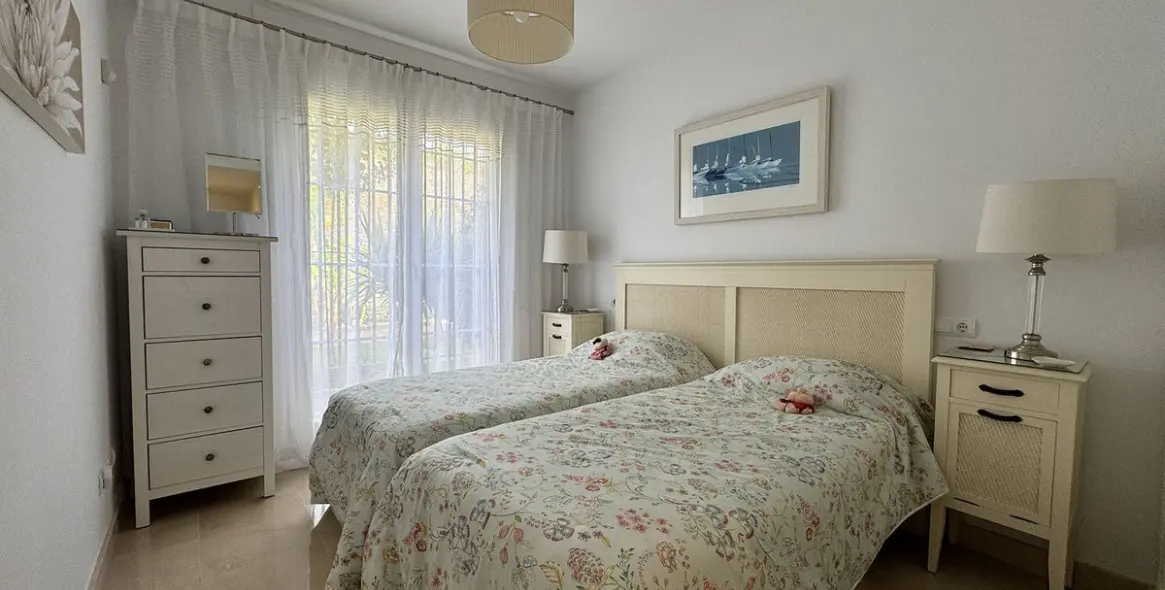 Sale of ground floor apartment in Los Arqueros 16