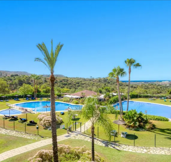 Sale of penthouse duplex in Benahavís