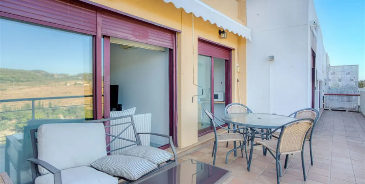 Sale of penthouse duplex in Benahavís 15