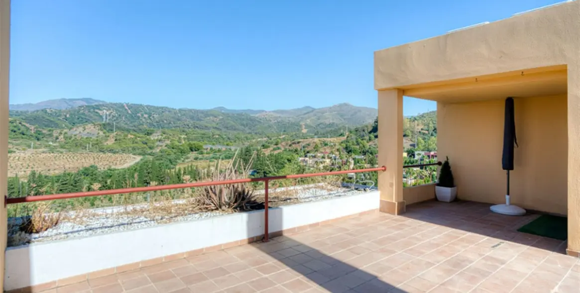 Sale of penthouse duplex in Benahavís 17