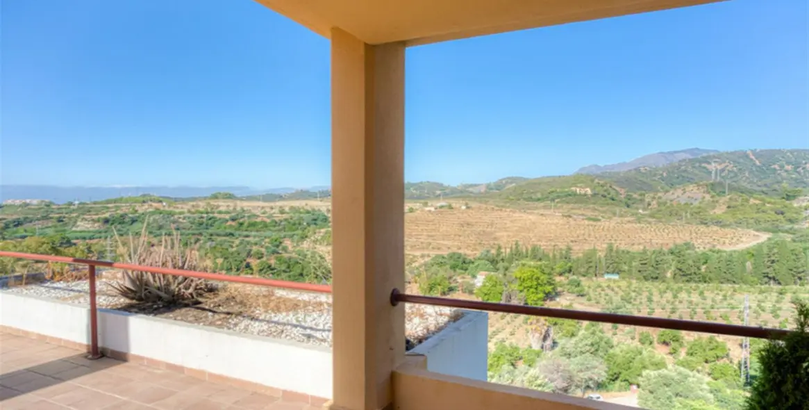 Sale of penthouse duplex in Benahavís 19