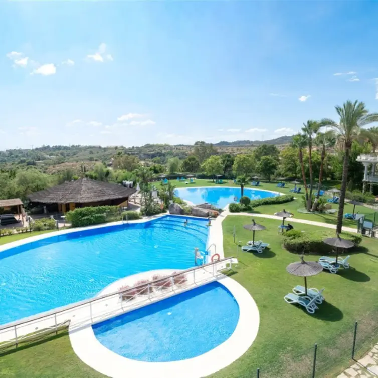 Venta de ático dúplex en Benahavís