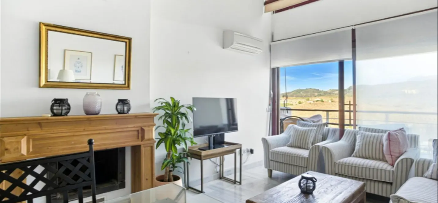 Venta de ático dúplex en Benahavís 4