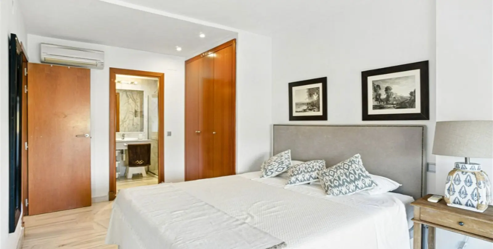 Sale of penthouse duplex in Benahavís 10