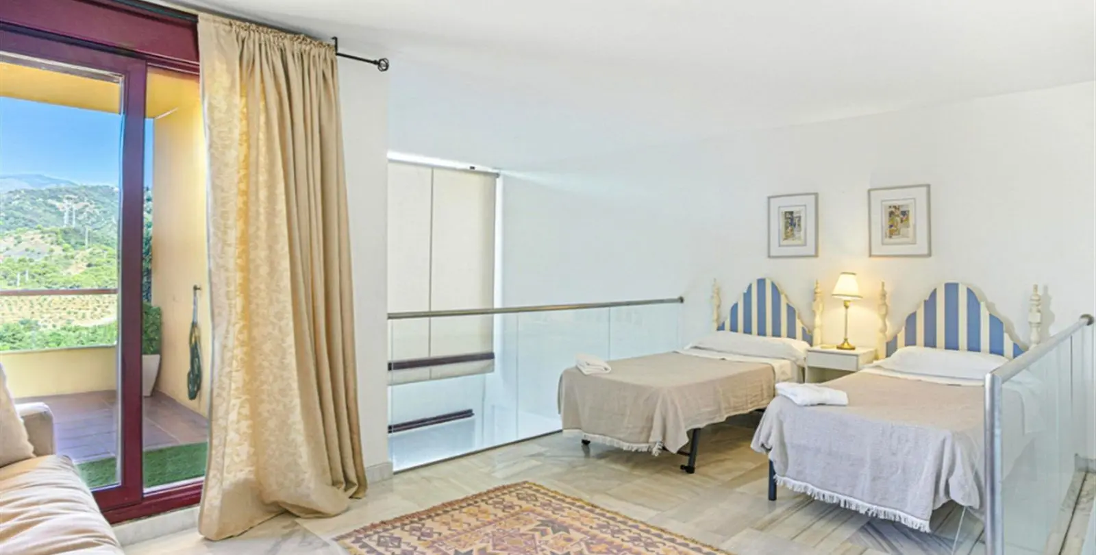 Sale of penthouse duplex in Benahavís 12