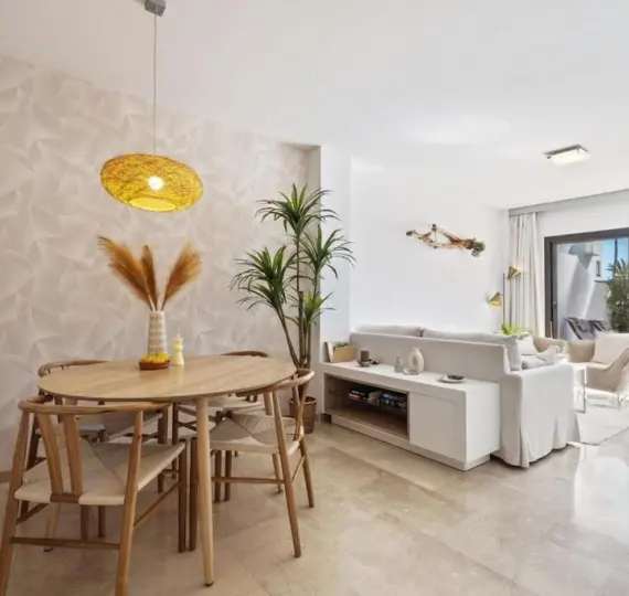 Sale of ground floor apartment in La Duquesa