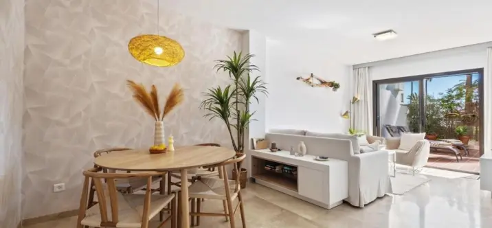 Sale of ground floor apartment in La Duquesa 4