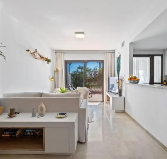 Sale of ground floor apartment in La Duquesa