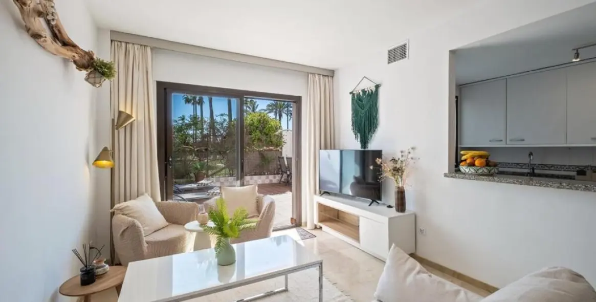 Sale of ground floor apartment in La Duquesa 9