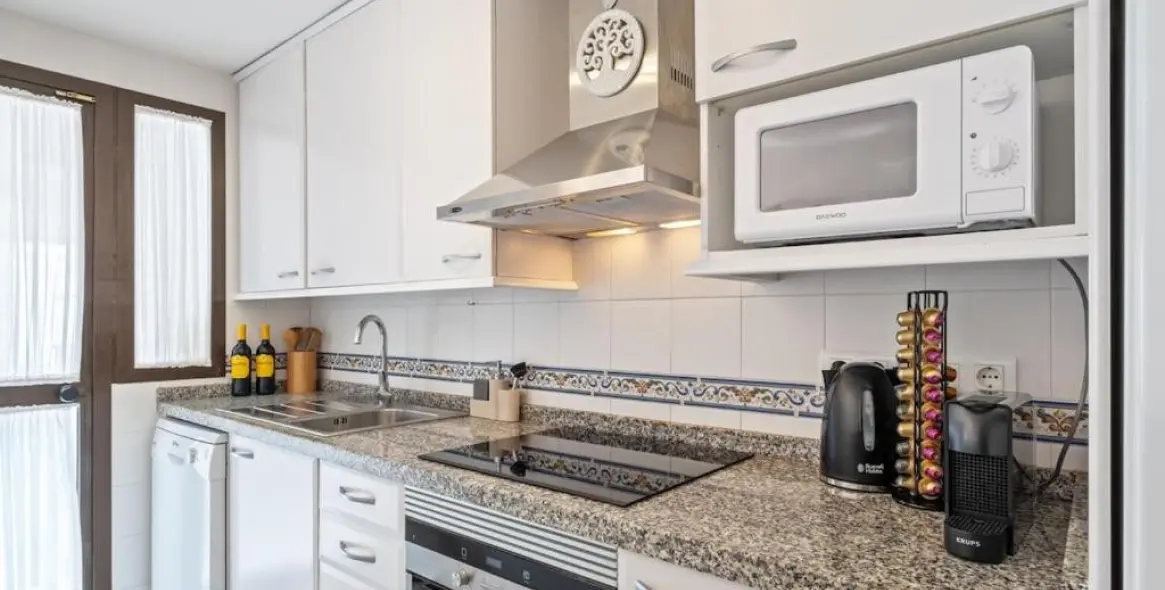 Sale of ground floor apartment in La Duquesa 12