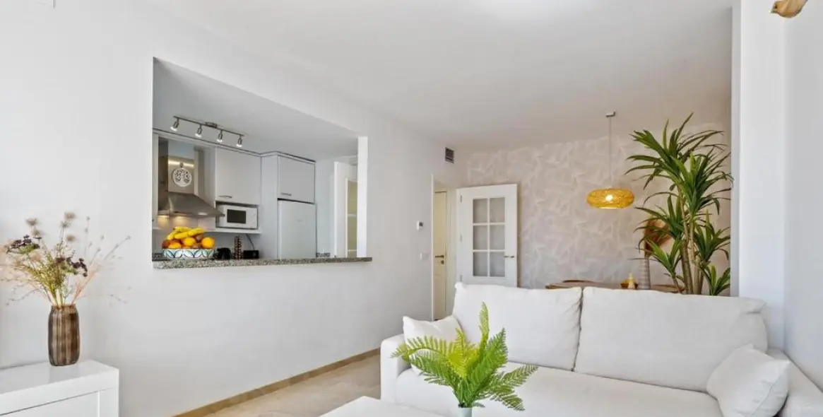 Sale of ground floor apartment in La Duquesa 13