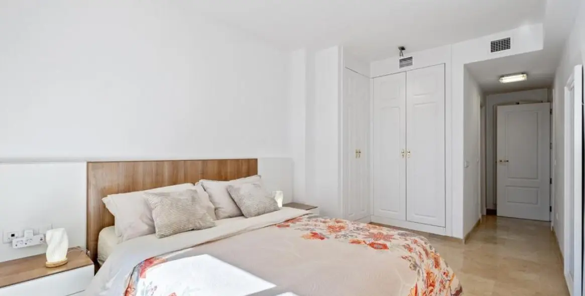 Sale of ground floor apartment in La Duquesa 16